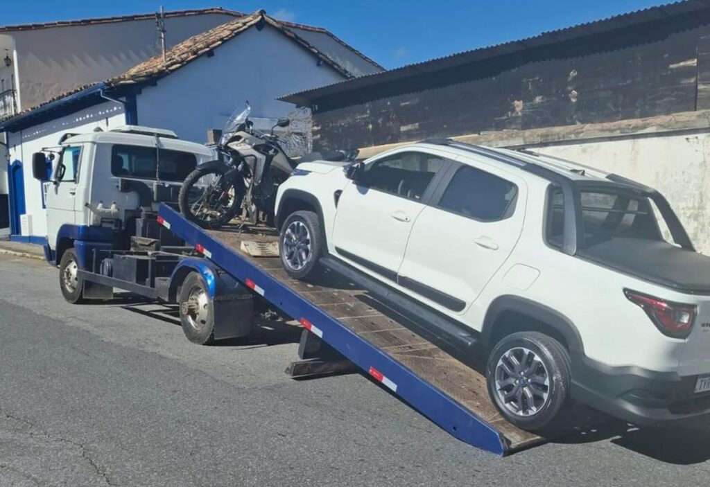 mg:-ex-servidora-e-presa-apos-dar-prejuizo-de-r$-1,3-milhao-para-prefeitura.-video