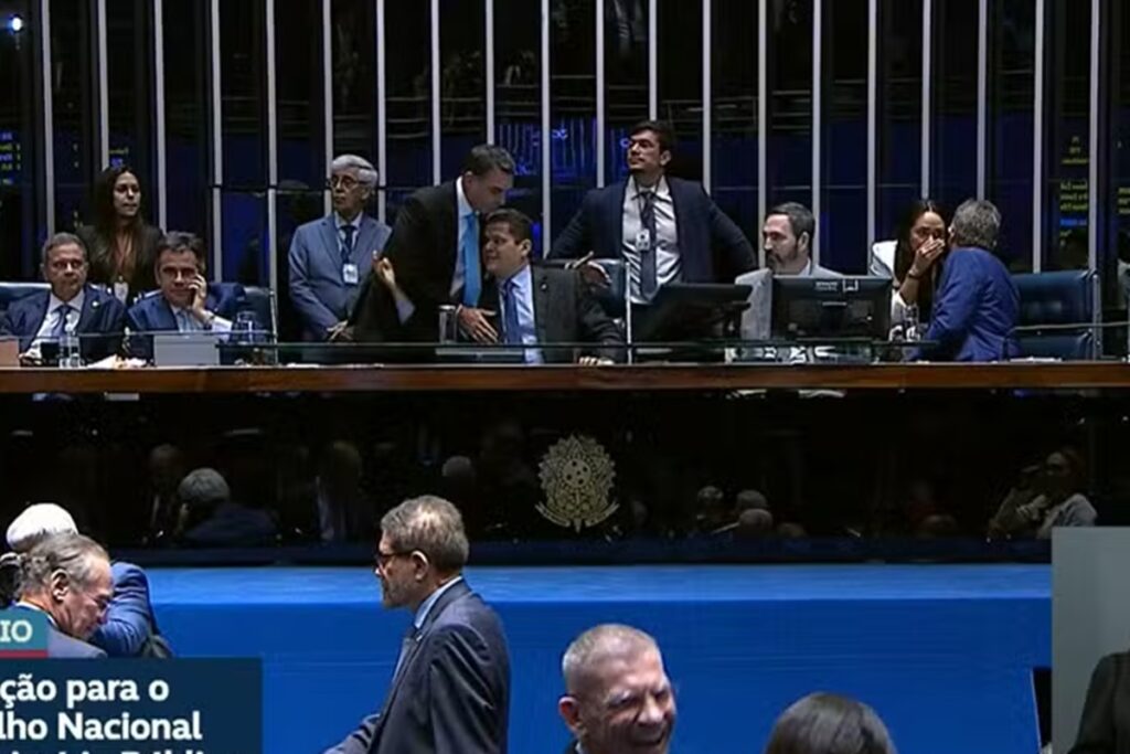 veja-reacao-de-alcolumbre-apos-rejeicao-de-messias-ao-stf.-video