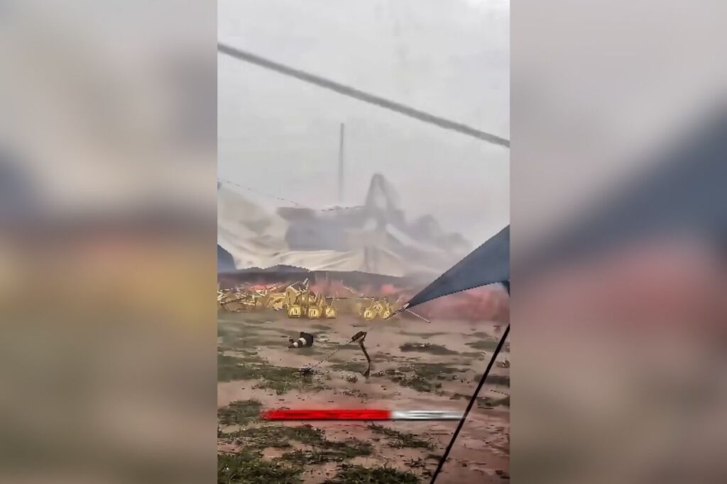 temporal-e-ventania-provocam-desabamento-de-estrutura-de-circo.-video