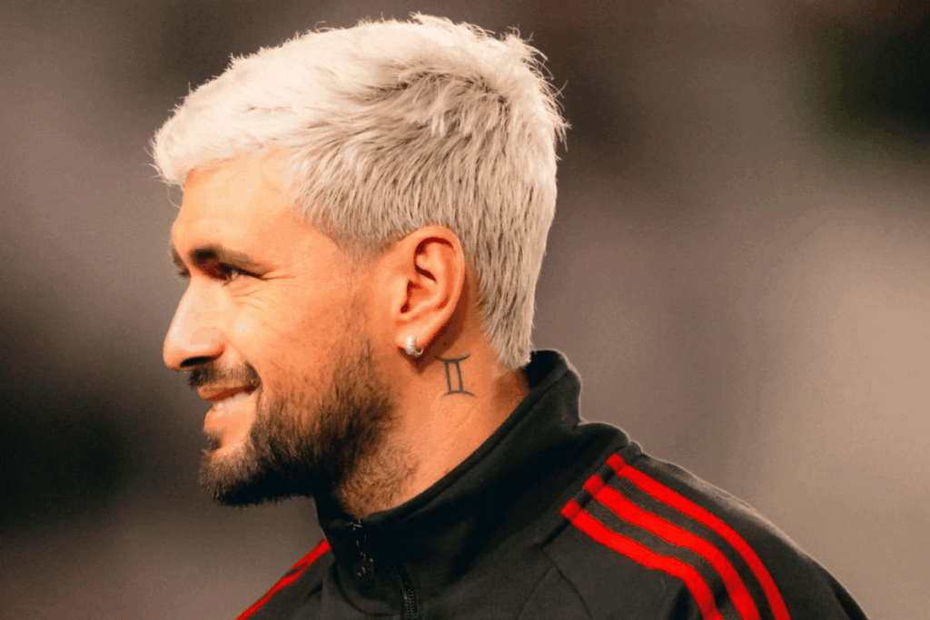 arrascaeta-e-encaminhado-ao-hospital-apos-ser-substituido-no-1o-tempo