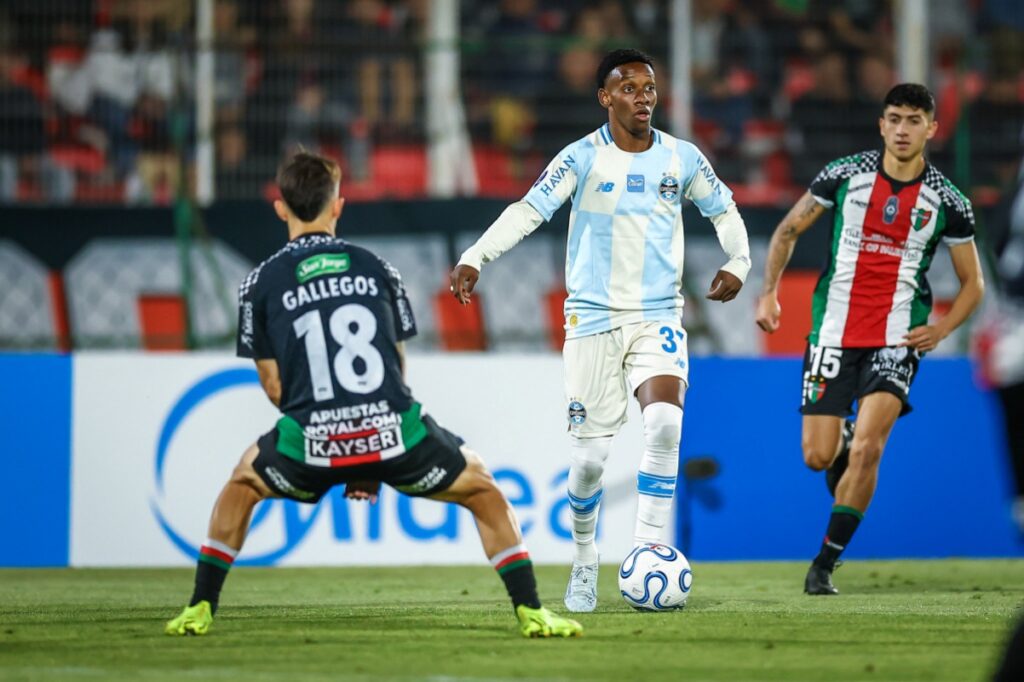 gremio-perde-tres-penaltis-e-empata-com-o-palestino-pela-sul-americana