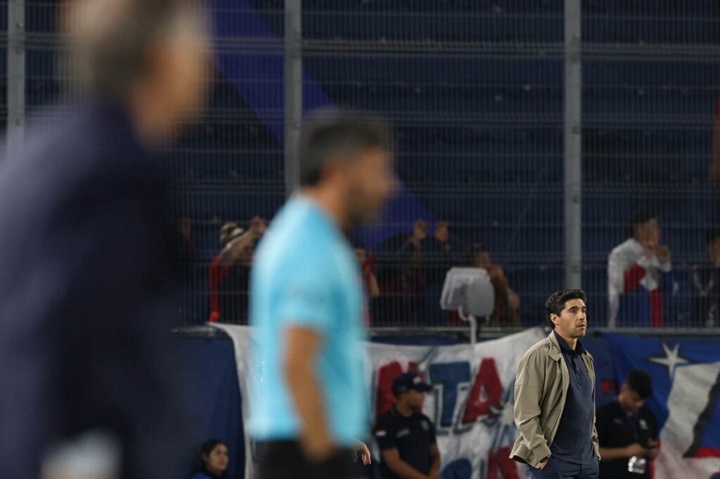 “primeira-vez-que-vi-isso”,-dispara-abel-sobre-cerro-diminuir-campo