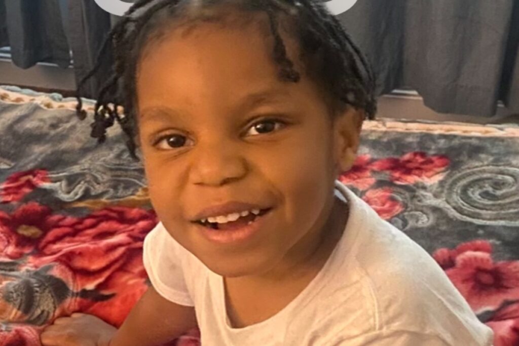 menino-de-5-anos-e-encontrado-morto-em-lixeira-nos-eua-apos-agressao