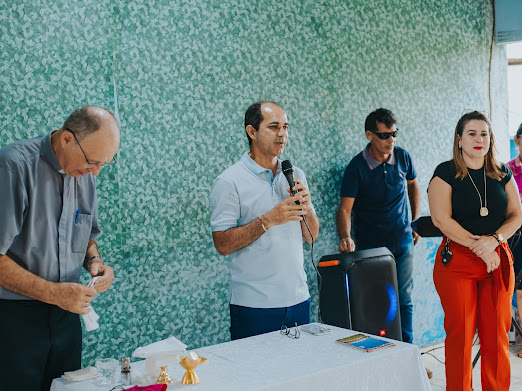 Zequinha Lima celebra Páscoa no Centro do Idoso em Cruzeiro do Sul e anuncia obras no local