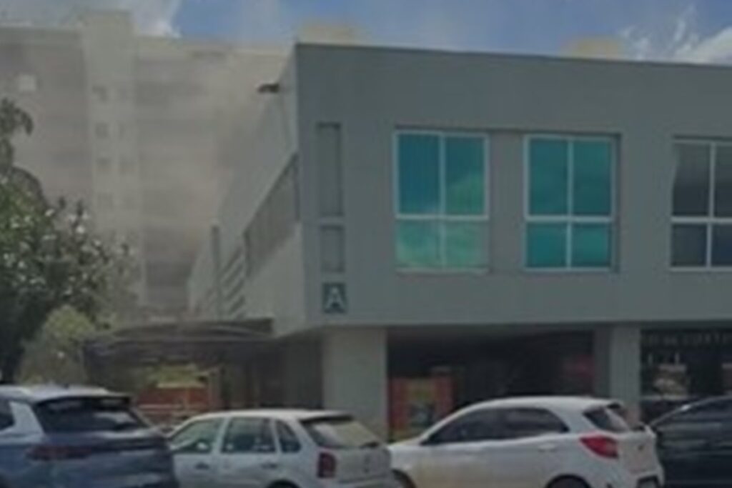 incendio-com-muita-fumaca-em-exaustor-de-restaurante-no-sudoeste-assusta-moradores.-veja-video