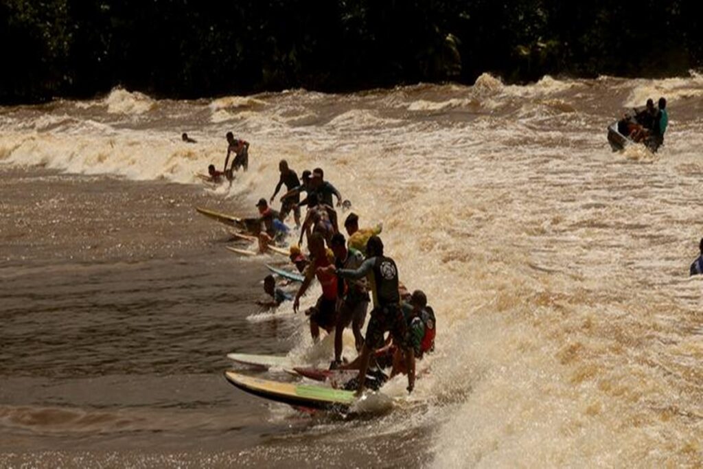 pororoca-amazonica:-fenomeno-de-ondas-gigantes-esta-ficando-mais-fraco