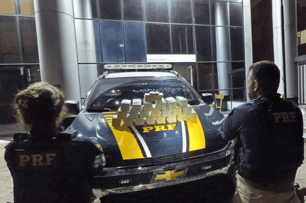 r$-746-mil-em-carro:-ex-funcionario-do-podemos-entregou-dinheiro-a-policial