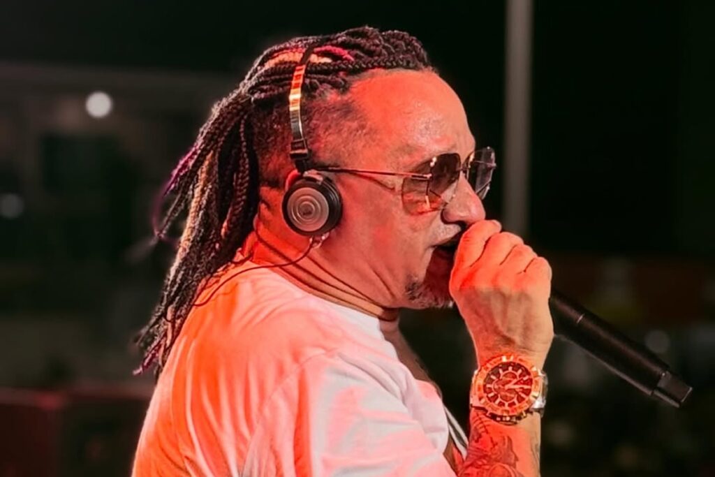 cantor-kinho-do-rodo-morre-apos-passar-mal-na-bahia