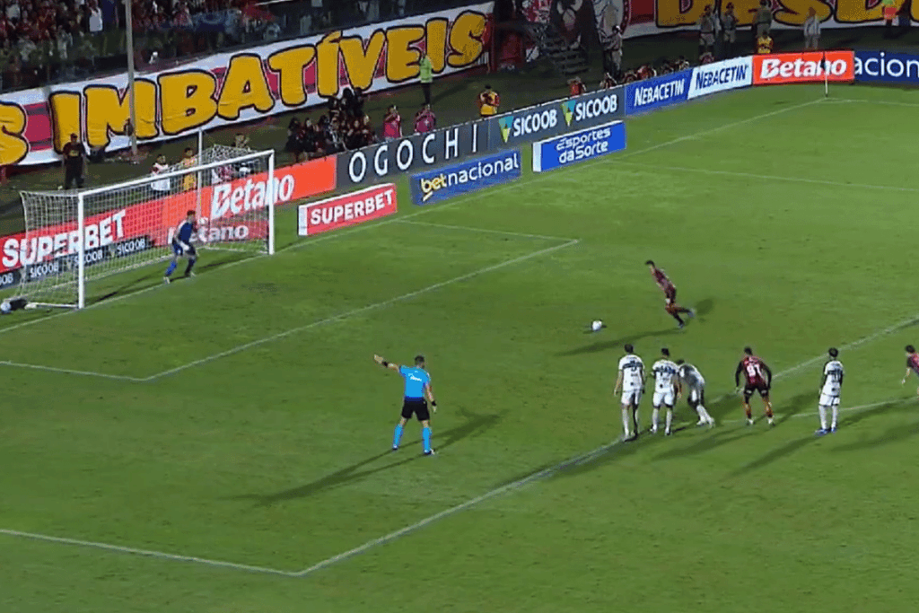 no-barradao,-vitoria-goleia-coritiba-e-volta-a-vencer-pelo-brasileirao