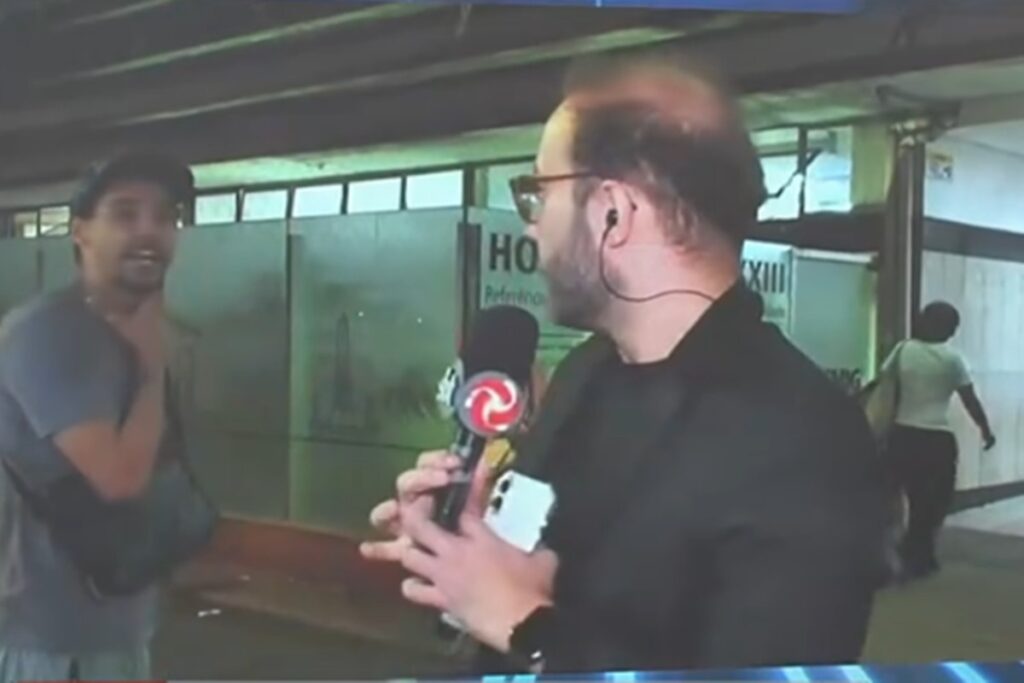 reporter-e-agredido-durante-entrada-ao-vivo-na-porta-de-hospital-em-bh.-veja-video