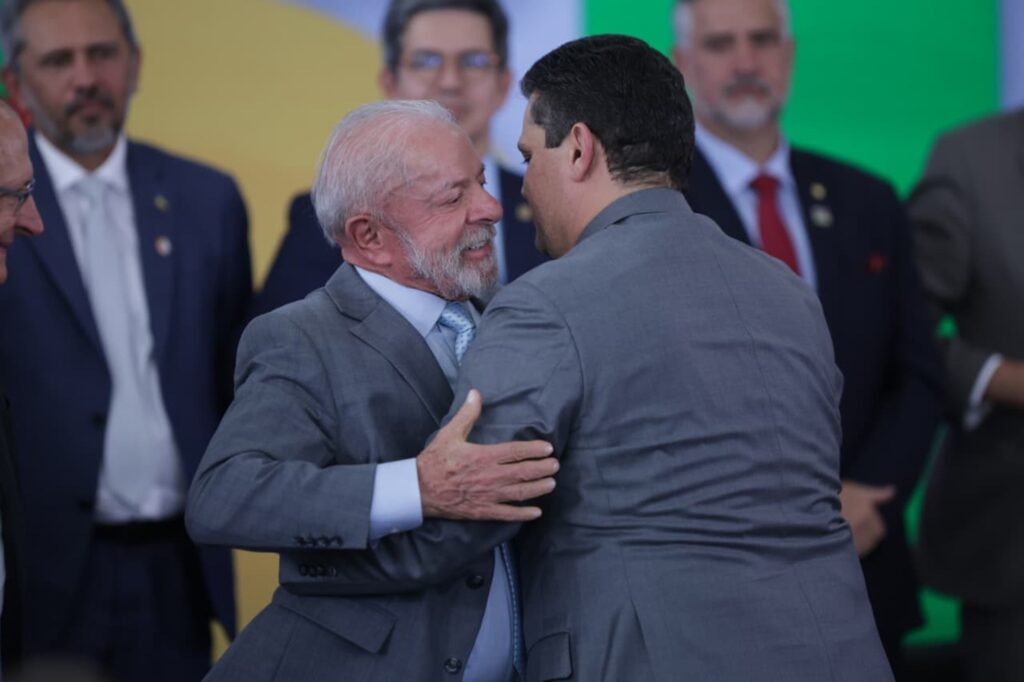 lula-vai-reagir-friamente-a-alcolumbre-apos-derrota-de-messias