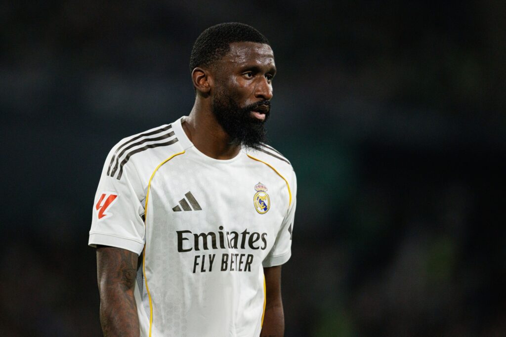 real-madrid:-rudiger-agride-companheiro-e-aumenta-pressao-no-clube