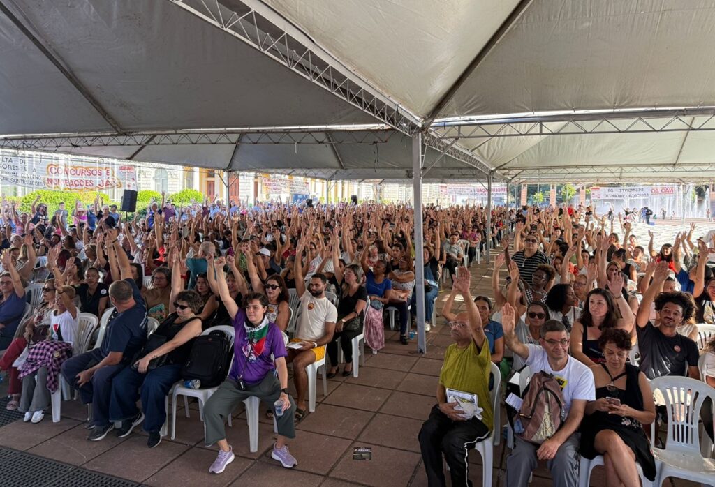 educadores-municipais-mantem-greve-e-cobram-prefeitura-de-bh
