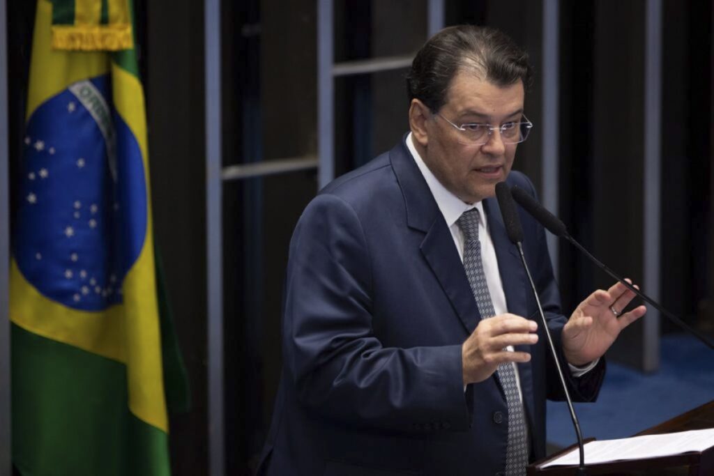 o-recado-curto-de-eduardo-braga-ao-indicado-a-cvm