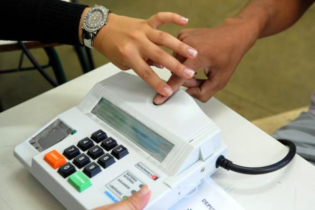 mais-de-100-mil-eleitores-do-df-poderao-votar-sem-biometria;-entenda