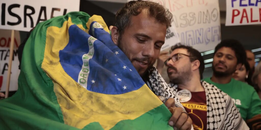 morre-mae-do-ativista-brasileiro-thiago-avila,-preso-em-israel