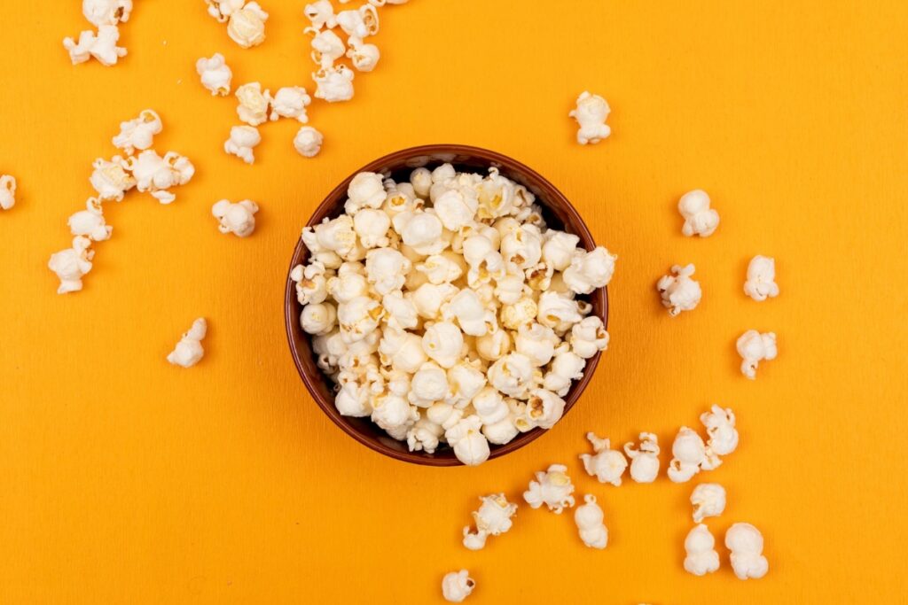 igual-de-cinema:-veja-o-jeito-certo-de-fazer-pipoca-perfeita-em-casa
