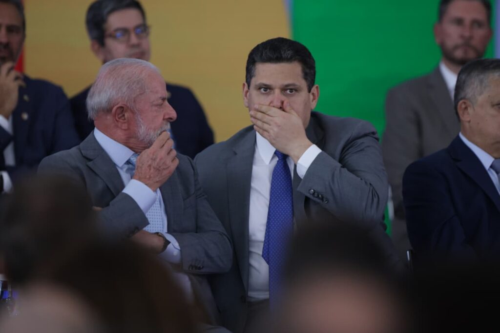 ministro-de-lula-se-reune-com-alcolumbre-em-busca-de-reaproximacao