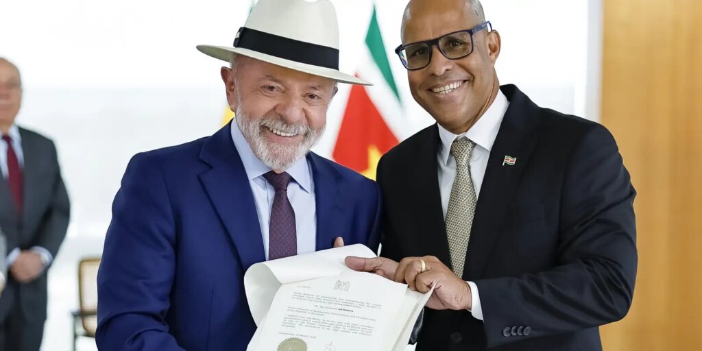 lula-recebe-credenciais-de-sete-novos-embaixadores