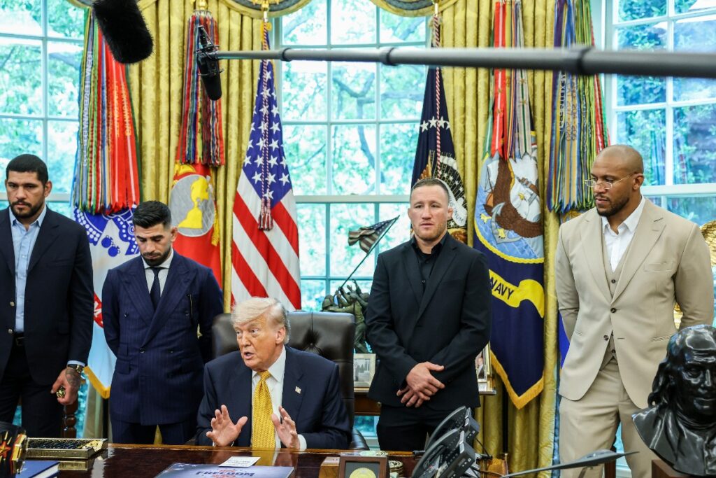 donald-trump-anuncia-luta-de-ufc-no-jardim-da-casa-branca