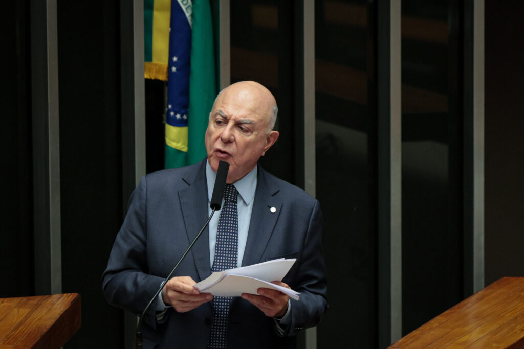 terras-raras:-camara-aprova-pl-na-vespera-de-encontro-entre-lula-e-trump
