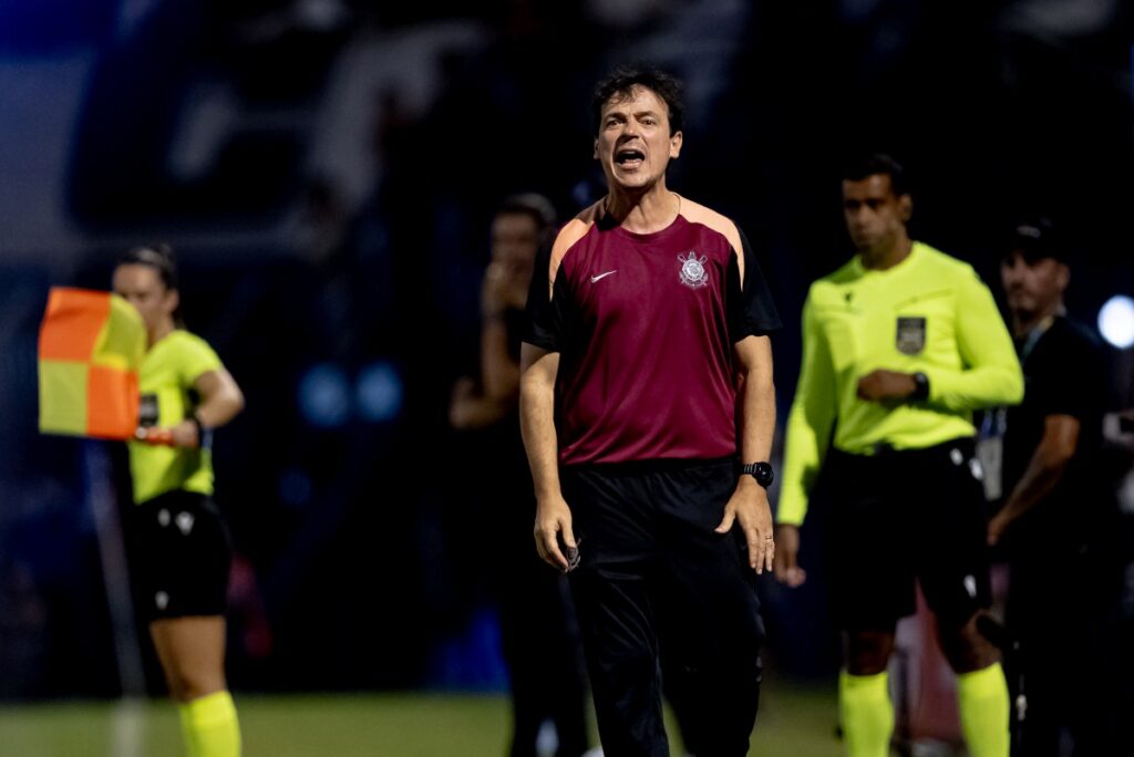 diniz-exalta-“espirito-do-corinthians”-apos-empate-na-libertadores