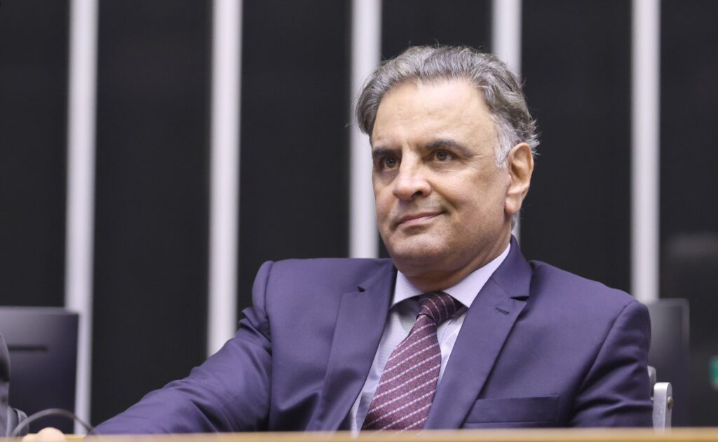 aecio-considera-4-caminhos-para-o-psdb-em-mg-e-sonha-com-senado