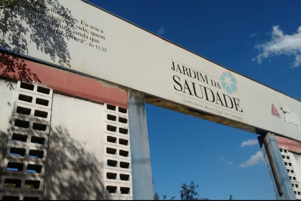 mg:-vereador-denuncia-que-familia-velou-corpo-em-cozinha-de-cemiterio.-veja-video