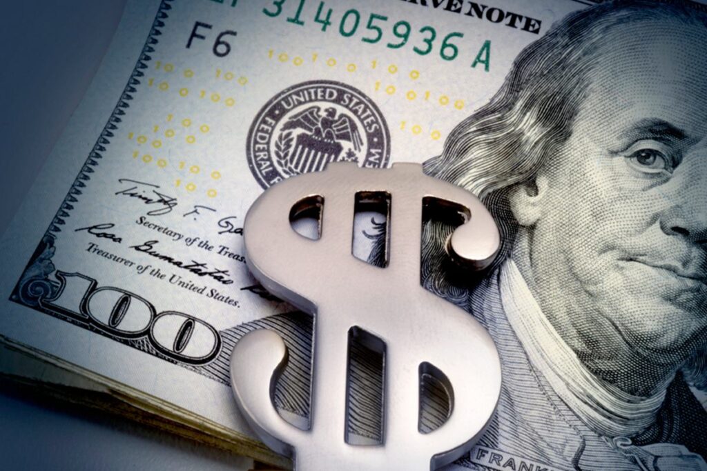 dolar-cai-a-r$-4,89,-menor-valor-desde-janeiro-de-2024.-bolsa-sobe