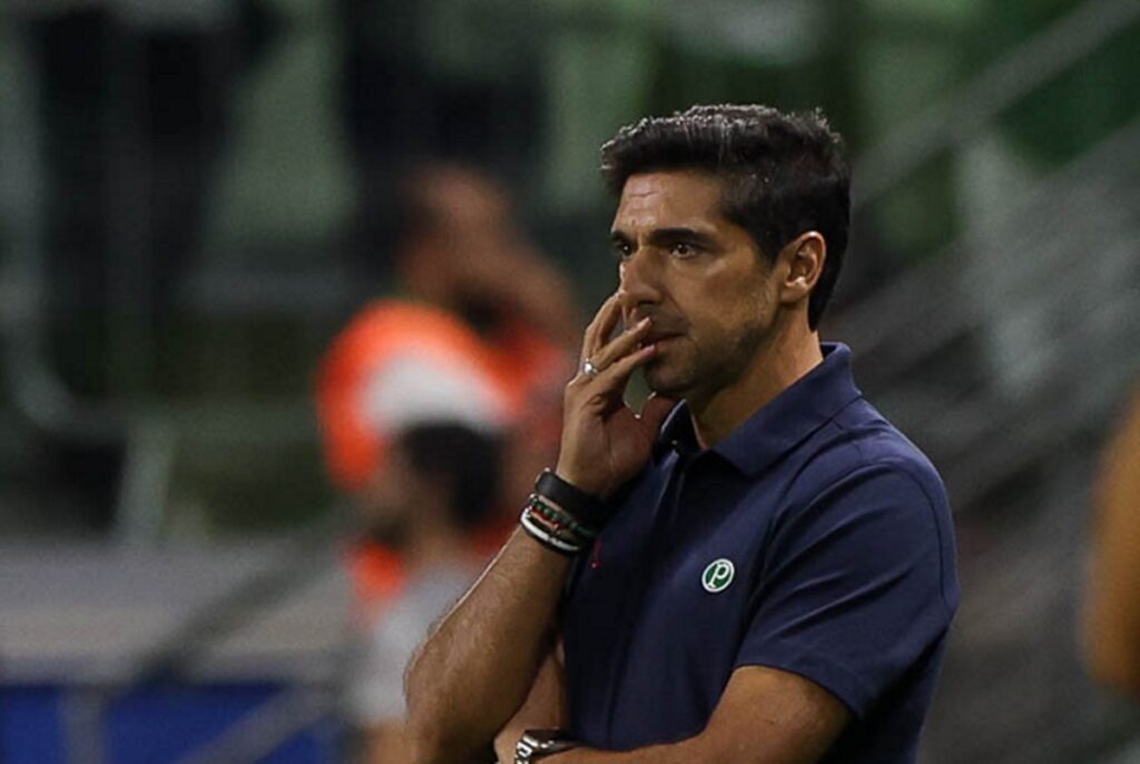 conmebol-inicia-investigacao-contra-abel-por-gesto-em-gol-do-palmeiras