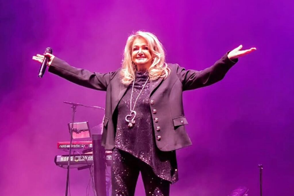 em-coma,-bonnie-tyler-sofre-parada-cardiaca.-saiba-estado-da-cantora