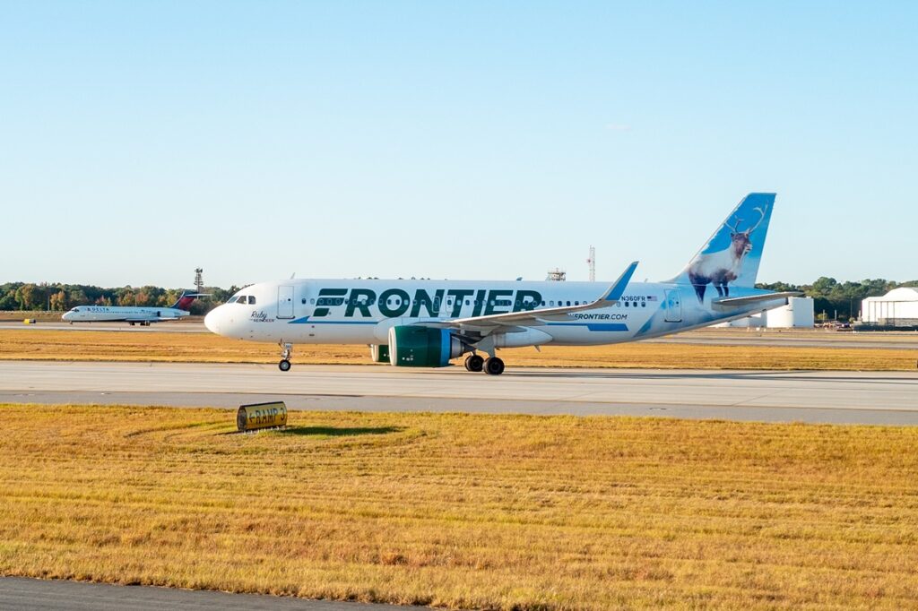 aviao-atropela-pedestre-na-hora-da-decolagem-e-voo-e-cancelado-nos-eua