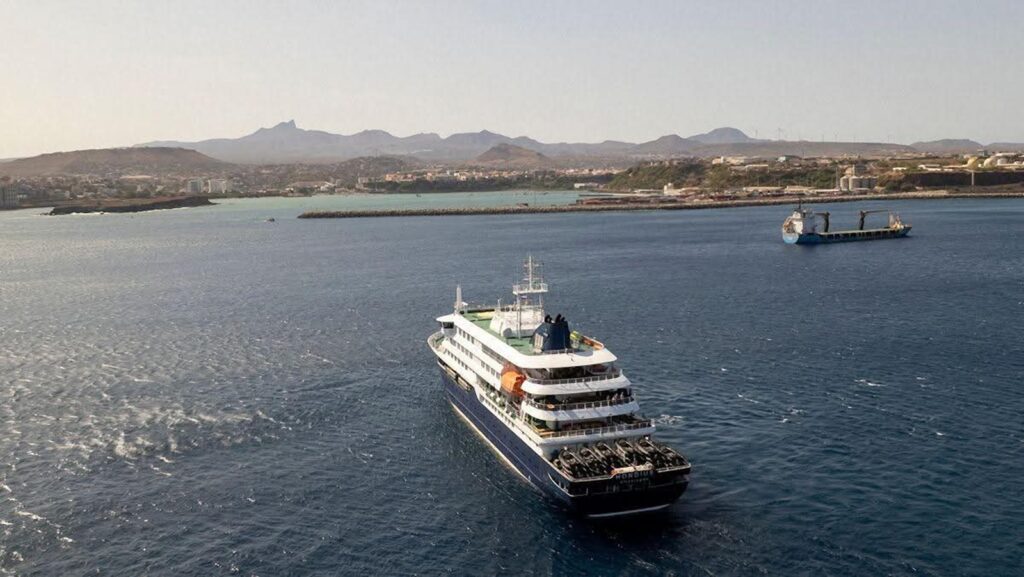 ilhas-canarias-dizem-que-nao-vao-permitir-ancoragem-de-navio-com-casos-de-hantavirus