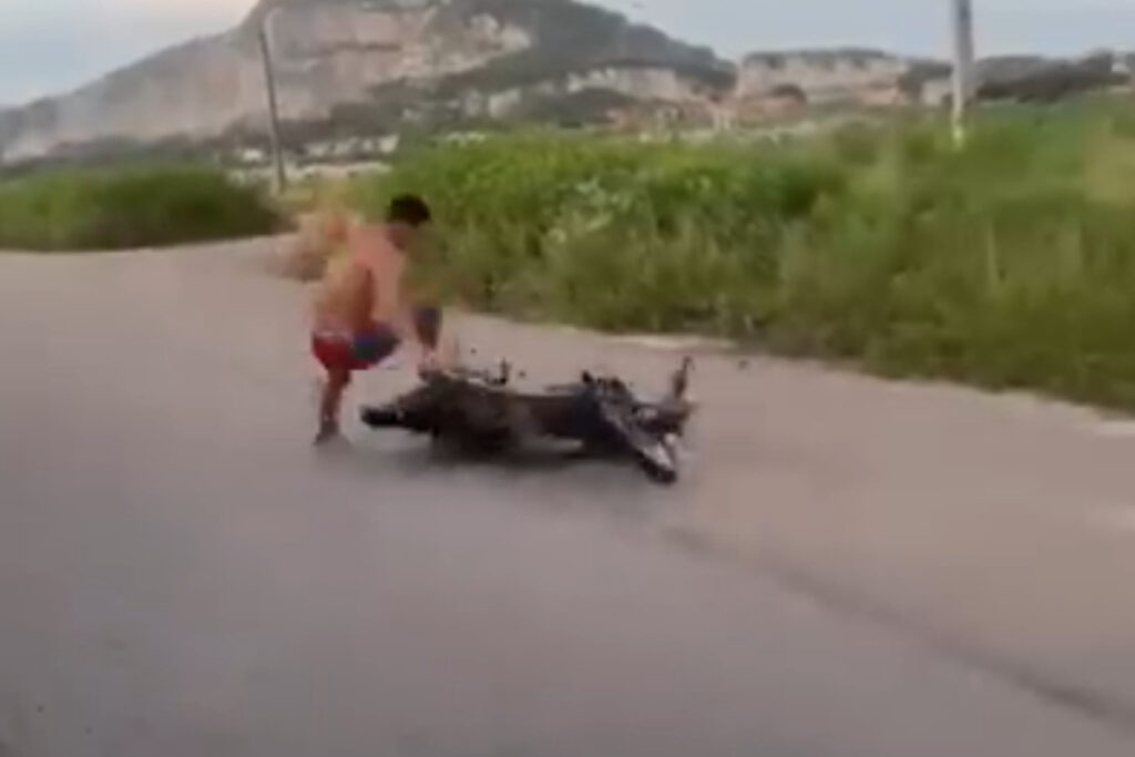 ce:-jovem-de-16-anos-morre-apos-acidente-ao-dar-“grau”-de-moto.-veja-video
