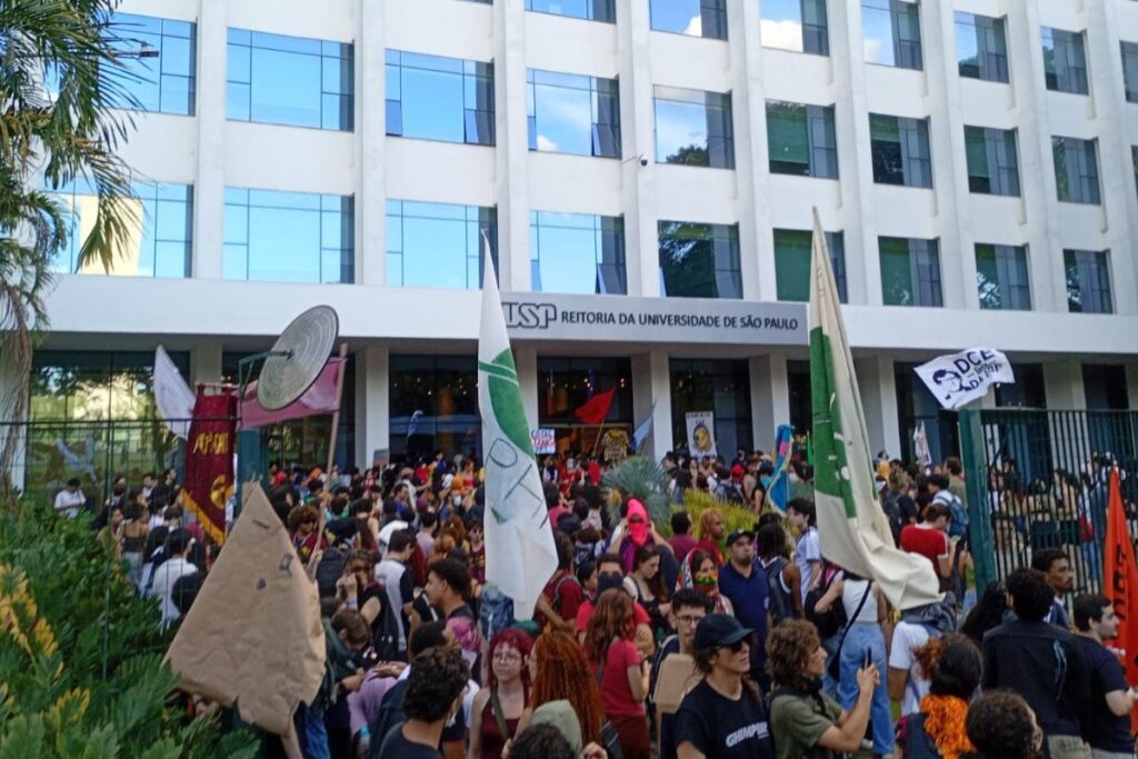 deputadas-acionam-orgaos-contra-tarcisio-e-pm-apos-desocupacao-na-usp