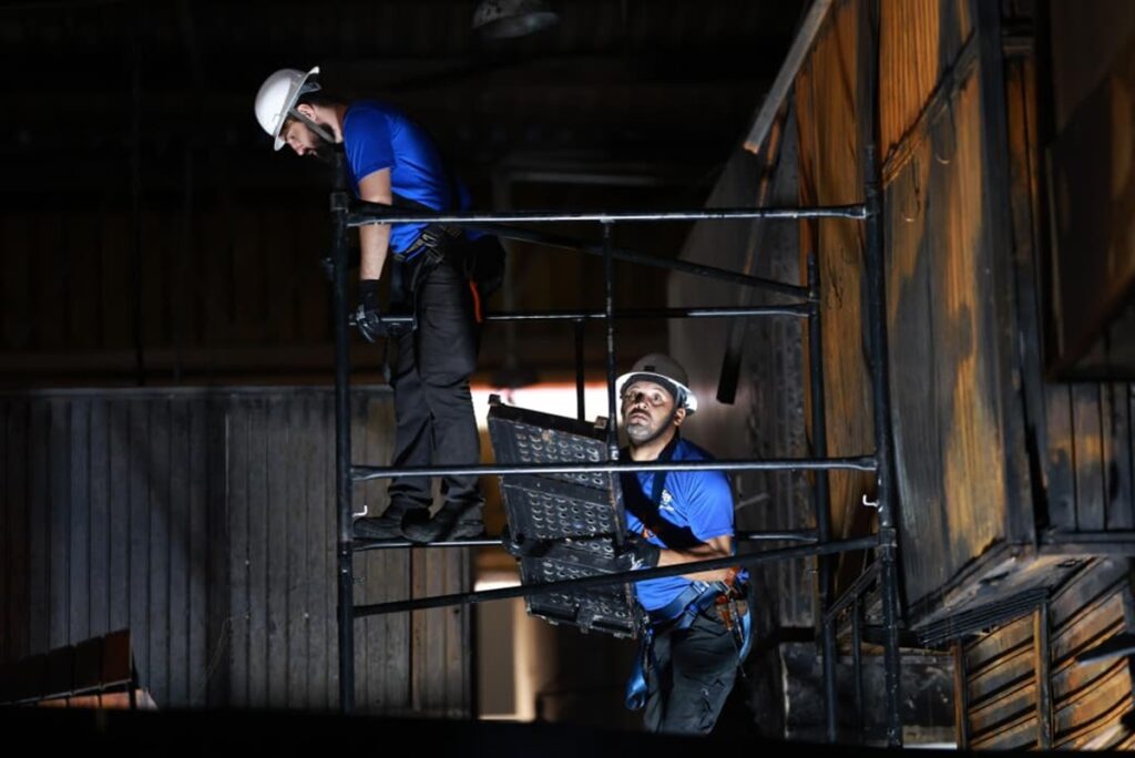 feira-dos-importados-inicia-recuperacao-da-area-atingida-por-incendio.-veja-video