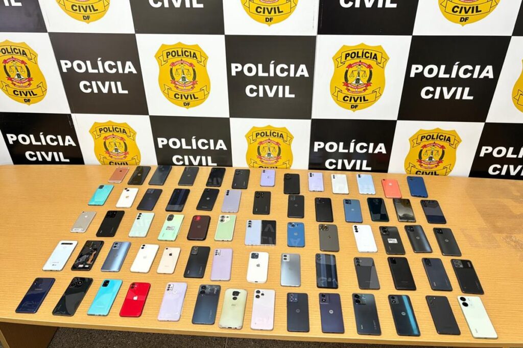 pcdf-devolve-mais-de-200-celulares-roubados-a-donos-legitimos