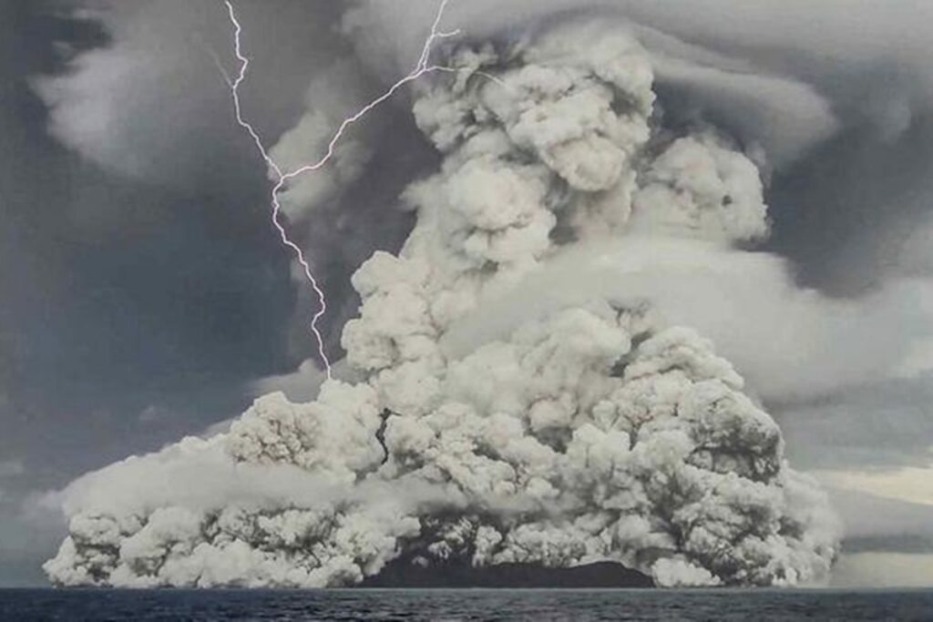 vulcao-submarino-ajudou-a-limpar-gas-poluente-da-atmosfera.-entenda