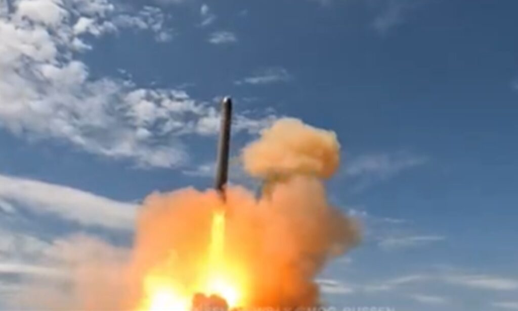 russia-faz-teste-final-de-missil-que-a-otan-apelidou-de-“satanas”