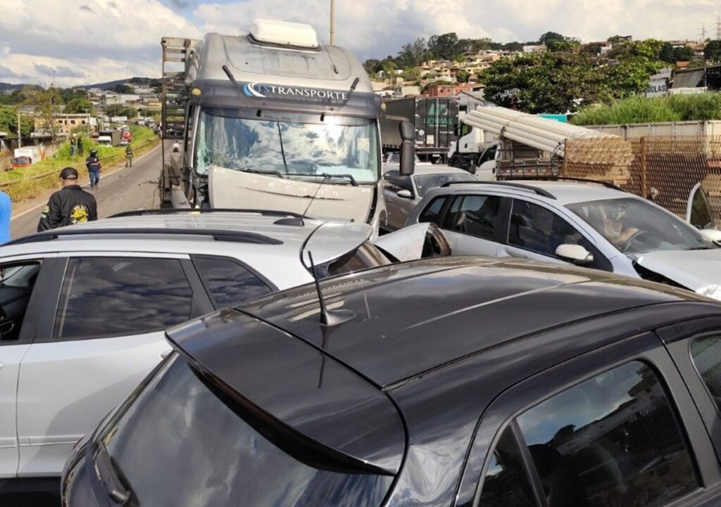 “ate-quando?”,-questiona-governador-de-mg-apos-grave-acidente-no-anel