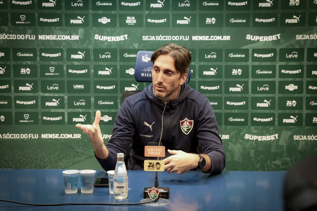 “sabemos-que-a-copa-do-brasil-e-dificilima”,-diz-zubeldia-em-coletiva