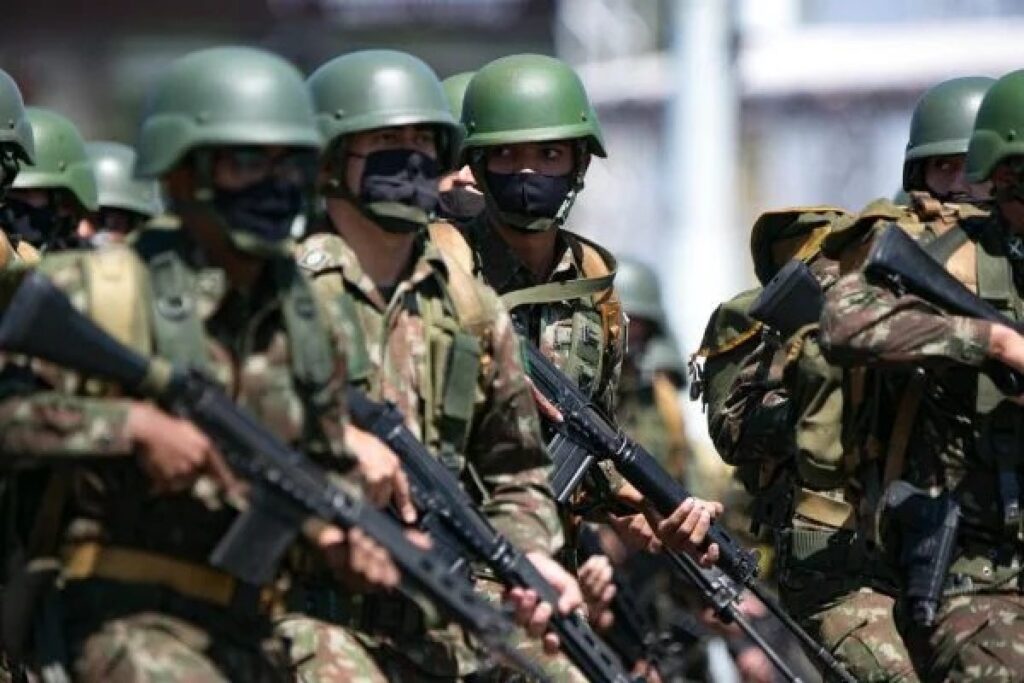 “cha-de-manta”-faz-7-cabos-do-exercito-virarem-reus.-entenda-a-pratica