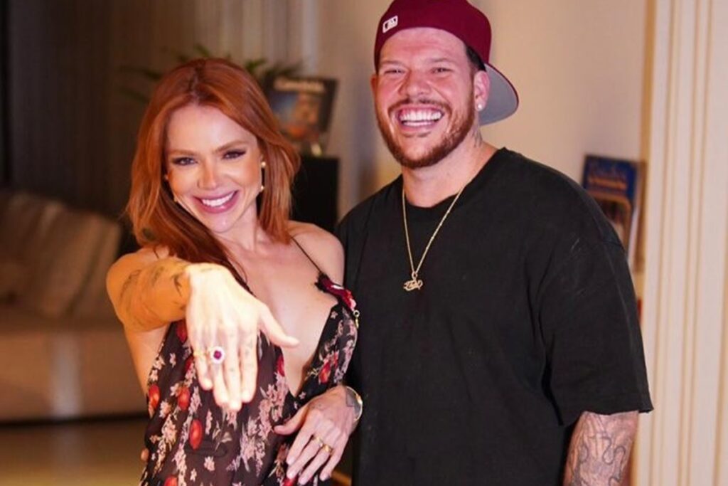 “pra-valer”,-afirma-ferrugem-ao-pedir-thais-vasconcellos-em-casamento.-assista-ao-video
