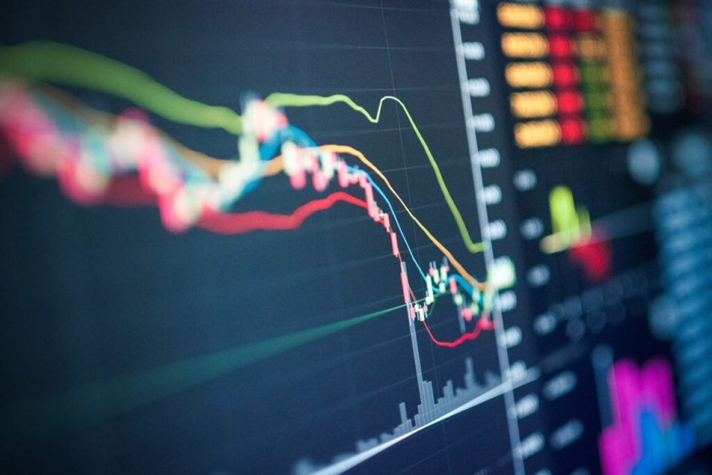 bolsa-despenca-e-dolar-sobe-com-vazamento-de-conversa-de-flavio-bolsonaro-com-vorcaro