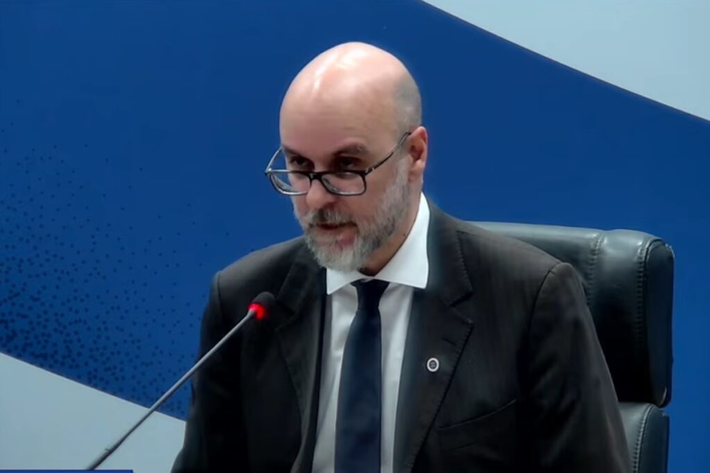 em-inspecao,-anvisa-identifica-bacteria-em-mais-de-100-lotes-da-ype