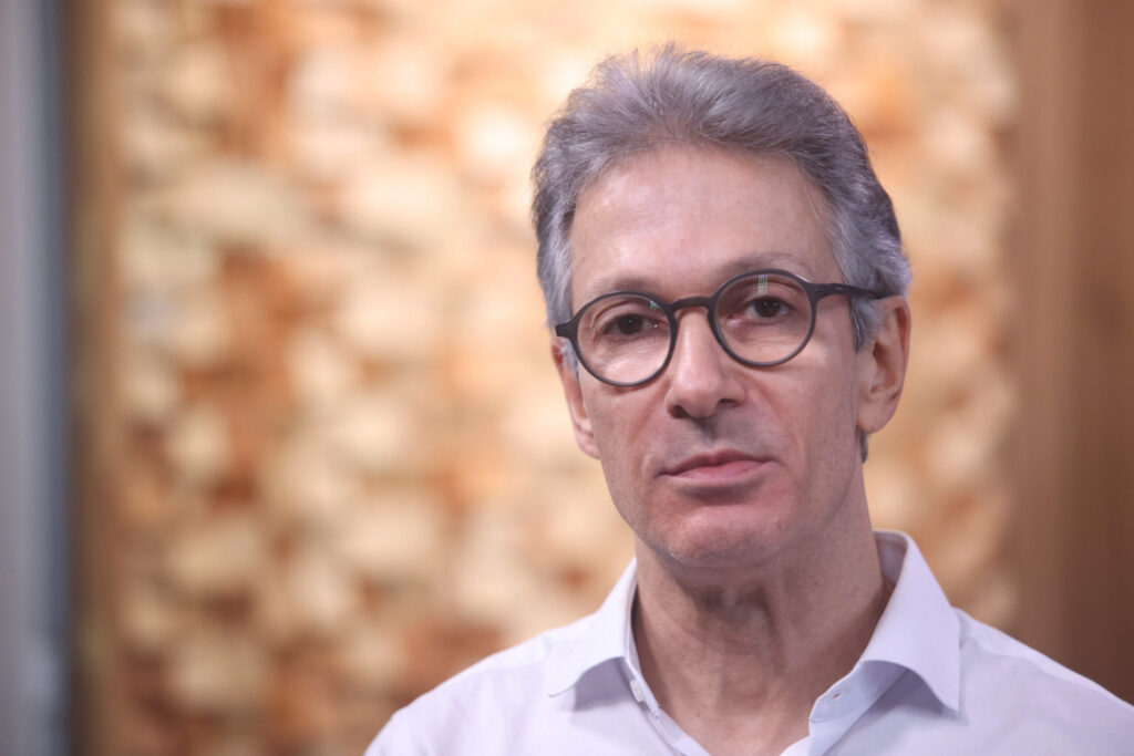 “imperdoavel”,-diz-zema-sobre-cobranca-de-flavio-bolsonaro-a-vorcaro