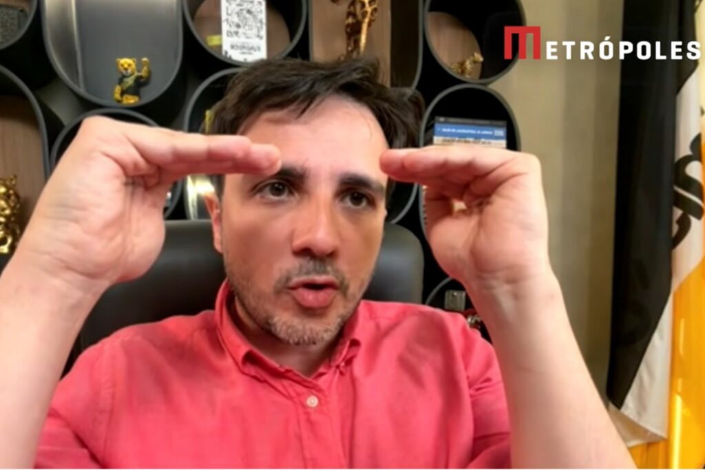 “flavio-bolsonaro-acabou”,-diz-pre-candidato-renan-santos,-do-mbl