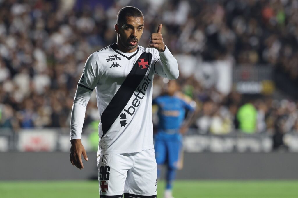 na-pre-lista-de-carlo-ancelotti,-paulo-henrique-deixa-o-campo-de-maca
