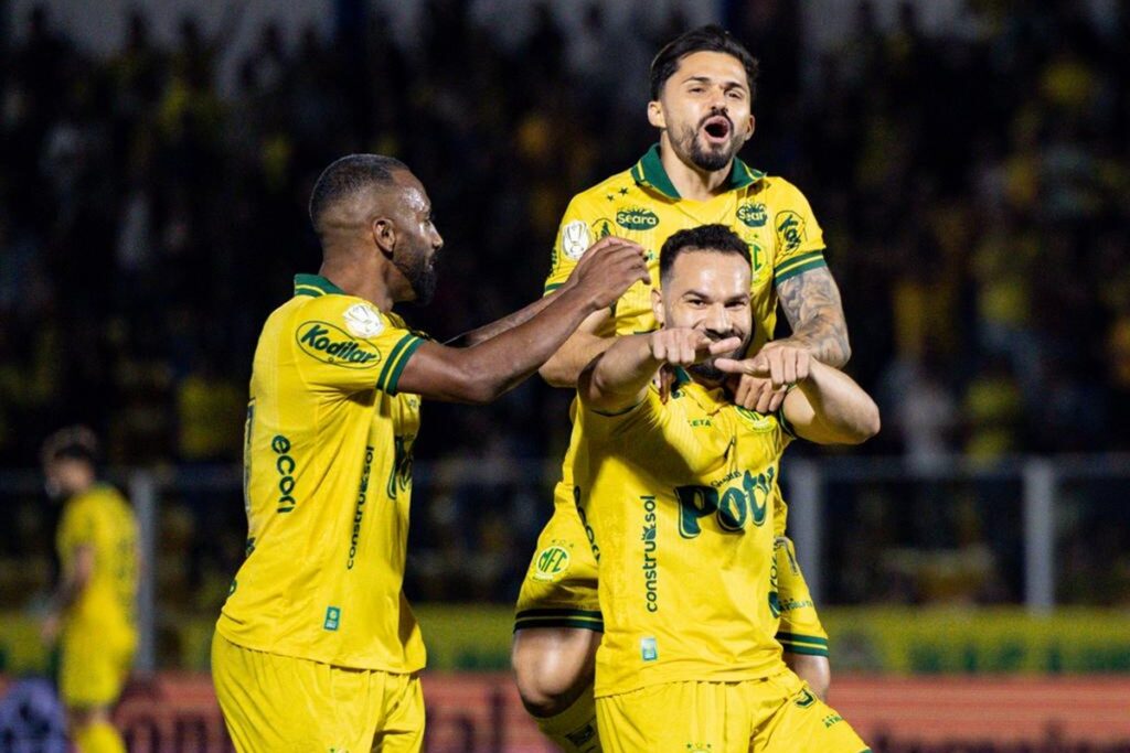 mirassol-vence-bragantino-por-2-x-1-e-vai-as-oitavas-da-copa-do-brasil