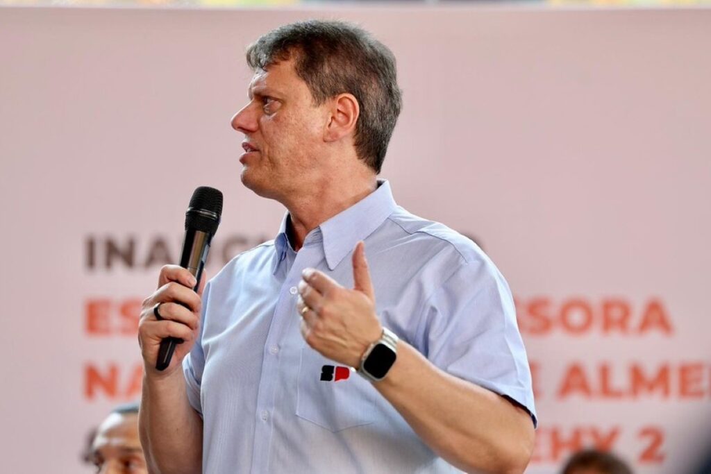 tarcisio-diz-que-audio-para-vorcaro-nao-atrapalha-campanha-de-flavio